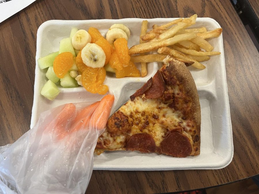 A school lunch last Friday. The carrots were served in plastic bags, and fruit and vegetable options were served without plastic trays. While it was unclear whether or not this was due to supply shortages, it was a sign of how school kitchens are being run differently due to shortages in staff and supplies. Cherry Creek School District is facing a shortage of kitchen staff workers, yet despite this shortage and an increase in students needing meals, every student that has needed a meal has been able to get one. “I’ve yet to have anybody say that they weren’t able to get a meal,” said Kim Kilgore, Director of Food and Nutrition for Cherry Creek School District.