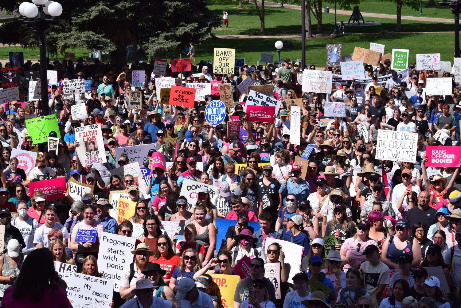 Denverites Show Up to Protest Roe v. Wade Overturning