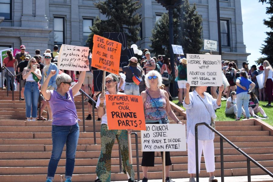 Protestors+gathered+at+the+Colorado+State+Capitol+on+May+14+just+after+Justice+Alitos+statement+leaked.