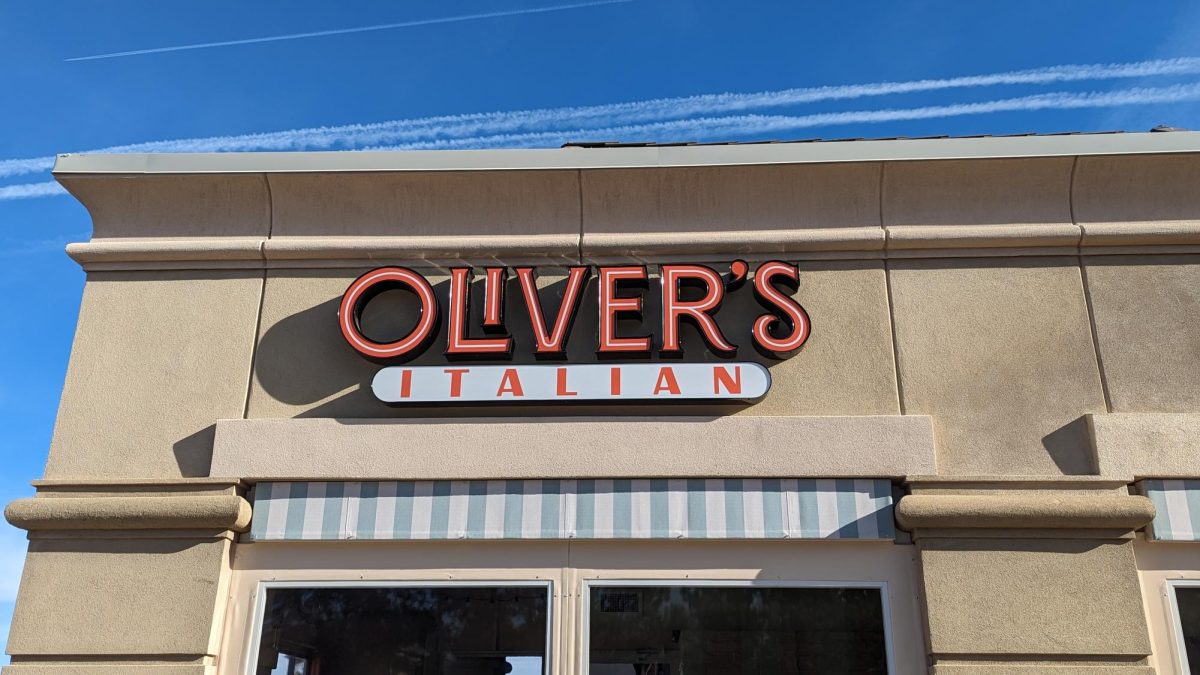 Olivers+Italian+opened+in+place+of+Tokyo+Joes+in+Belleview+Square%2C+allowing+students+to+partake+in+slightly+elevated+dining+during+their+off+periods.+