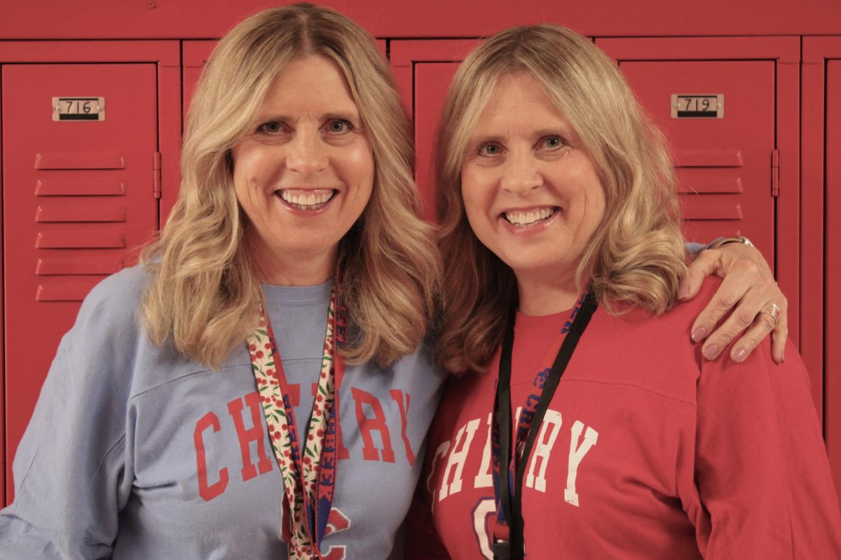  Kathi Meyer (left) and Kari 
Peterson (right) stay together through their career. 