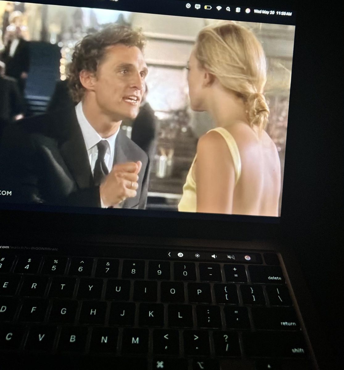 While early 2000s romcom's portrayed a realistic, messy, and romantic version of love, modern romances disrespect what a romcom is.